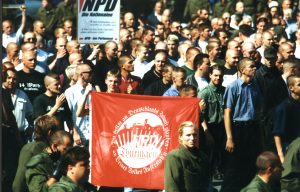 Roberto “Matzo” Graf und Marcel Degner am 04.09.1999 auf einer Demo des Thüringer Heimatschutzes und der NPD