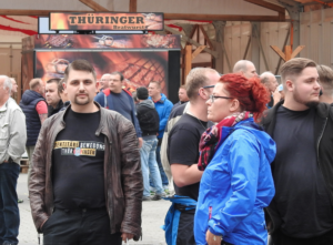 Schulhauser im Shirt der Identitären Bewegung auf einer Demo der AfD in Erfurt. 